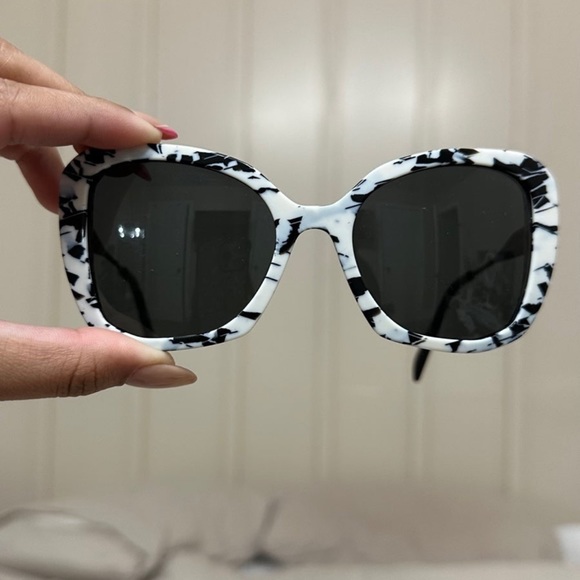 Prada Black and White Sunglasses - Picture 4 of 7